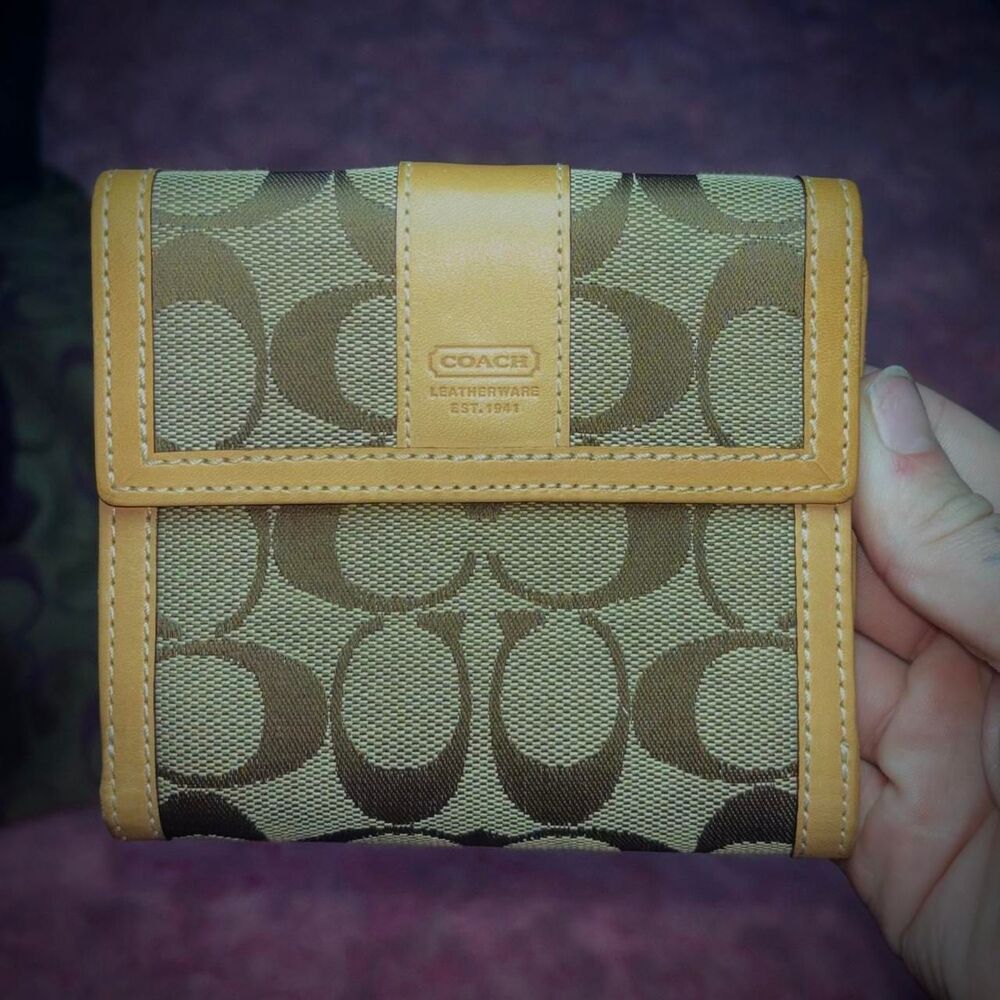 2001 Coach Signature Trifold Wallet
